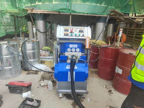 啤酒罐灌注聚氨酯發泡機工藝